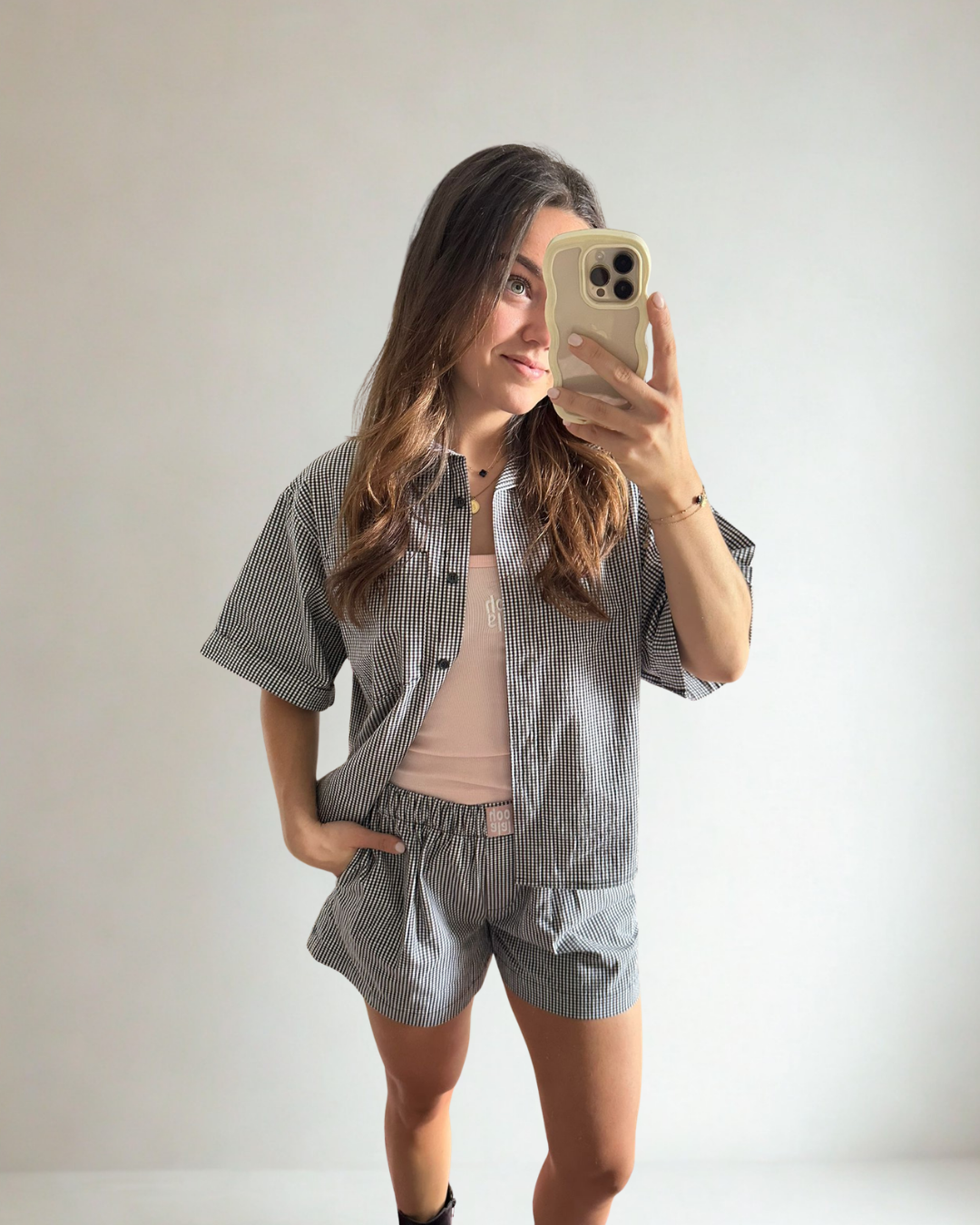 Geblokte Short Lou - Zwart/Wit met Roze logo