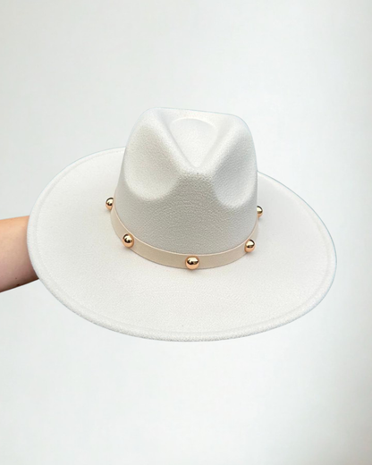 Beige Hoed met Gouden Studs